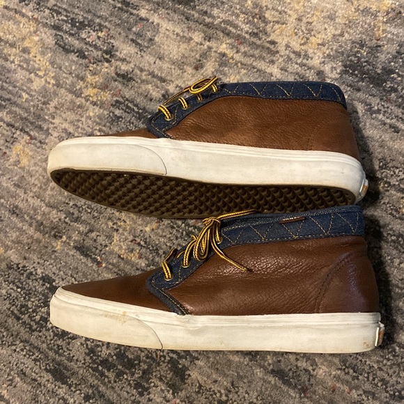 Insulated Leather Vans - Picture 3 of 9